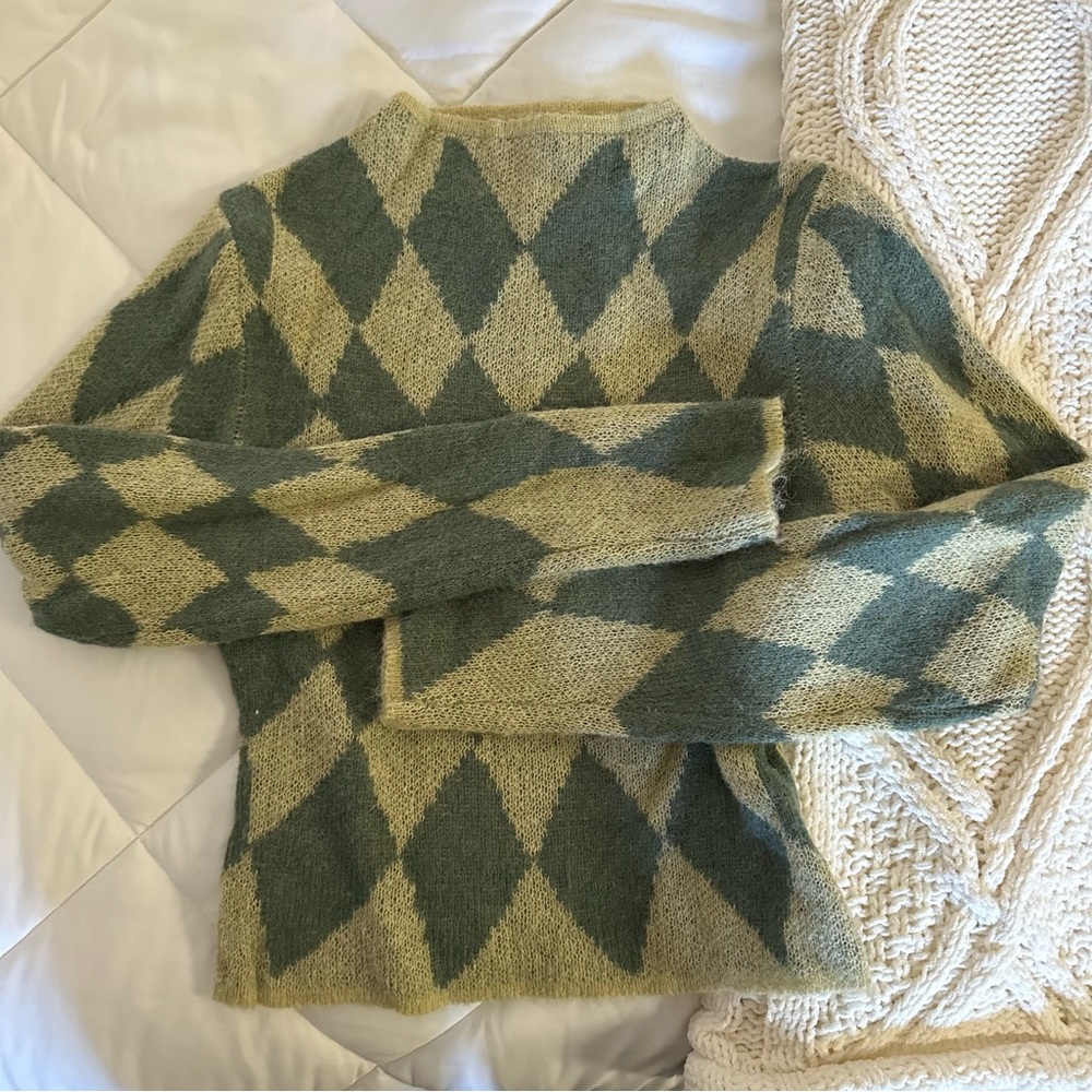 Wool patterned high collar long sleeve